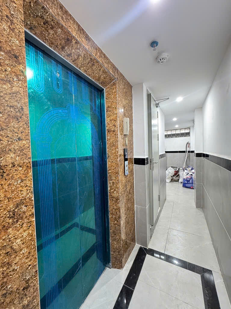 CCMN DÒNG TIỀN BÁN GẤP NHÀ phố Nguyễn Đức Cảnh, Hoàng Mai - 56m 7 Tầng Mặt ngh thông - Ô tô. Chỉ - Ảnh 1